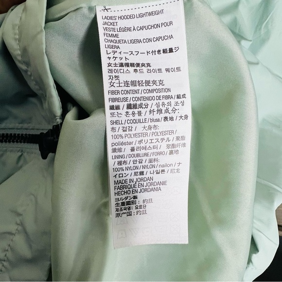 Kirkland Women’s Windbreaker Jacket - Picture 5 of 5